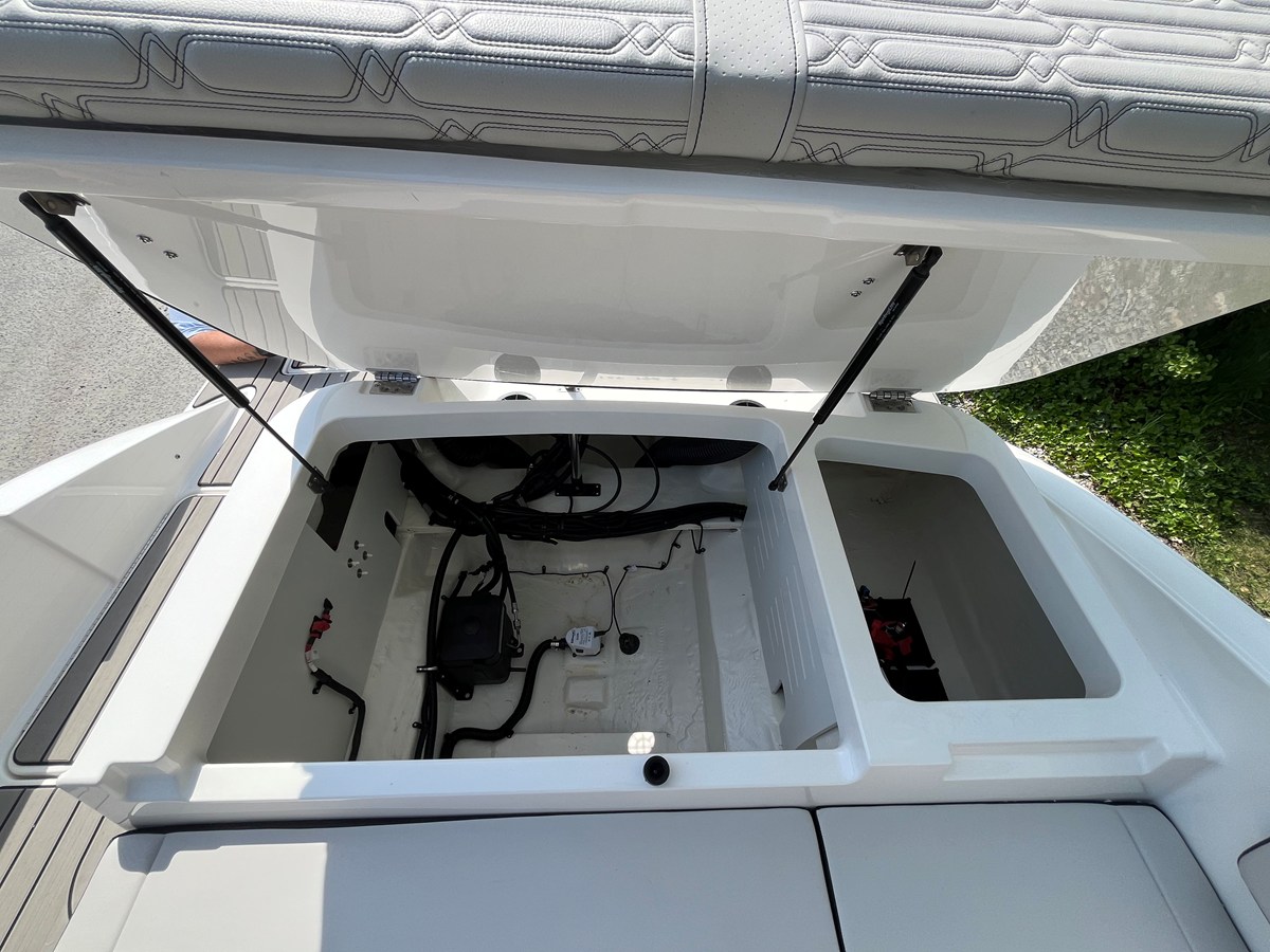 SEA RAY SPX 210 OUTBOARD, photo 3