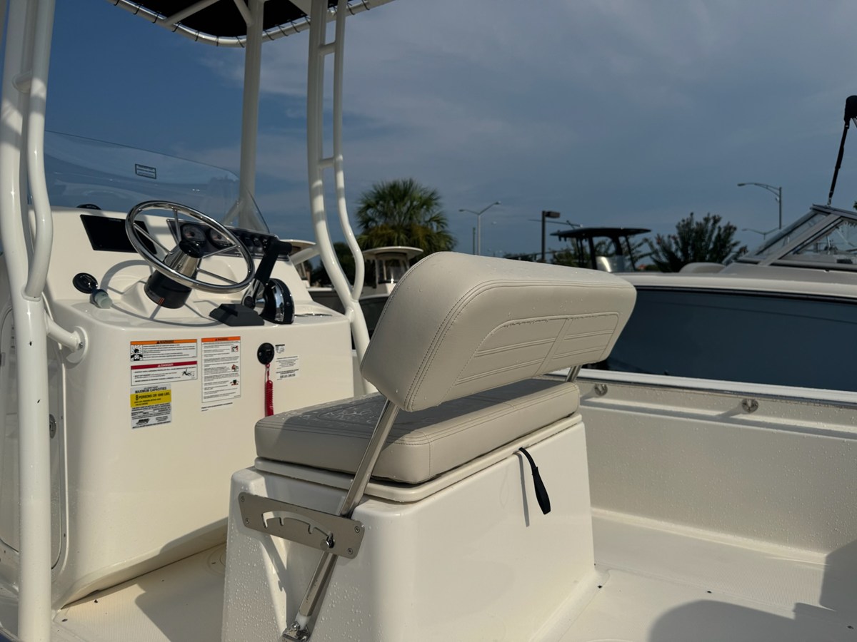 BOSTON WHALER 190 MONTAUK, photo 8