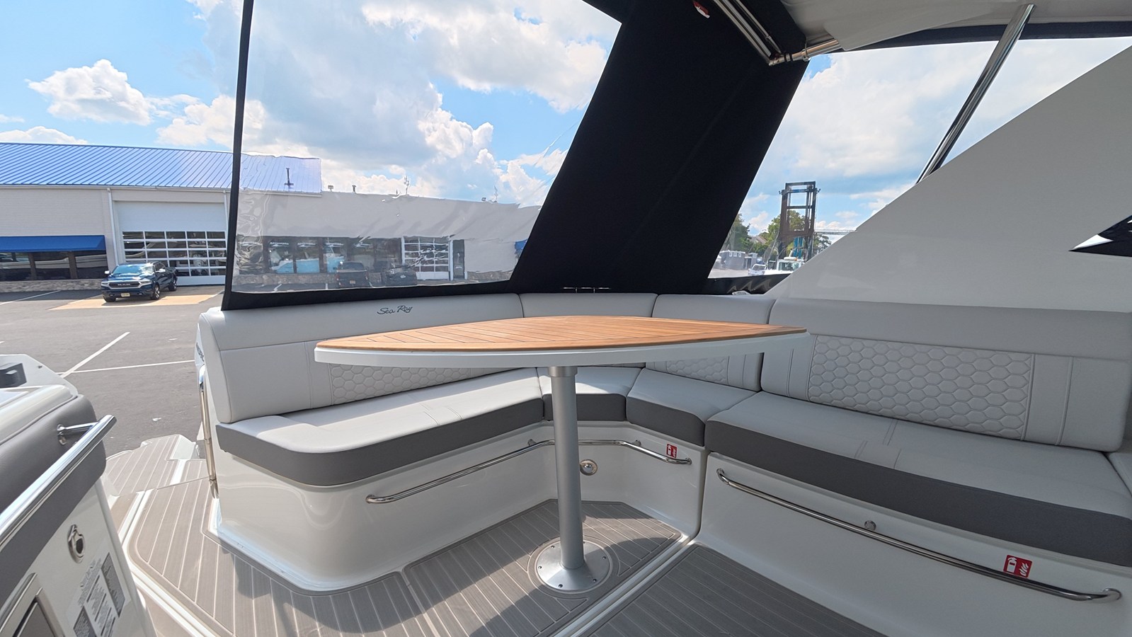SEA RAY SUNDANCER 320 OUTBOARD, photo 6