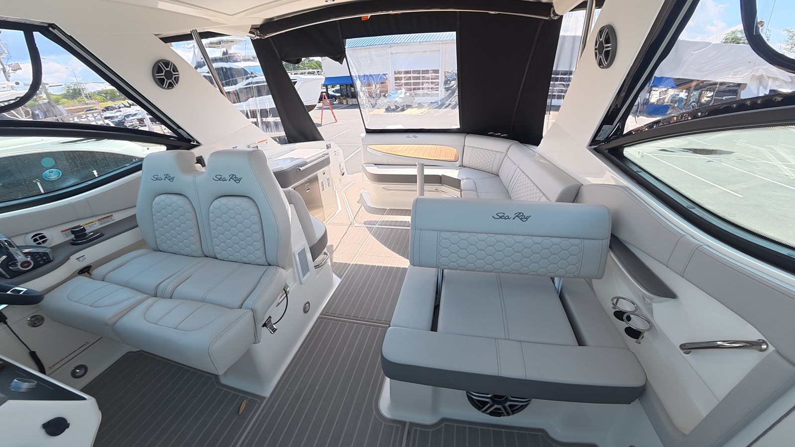 SEA RAY SUNDANCER 320 OUTBOARD, photo 14