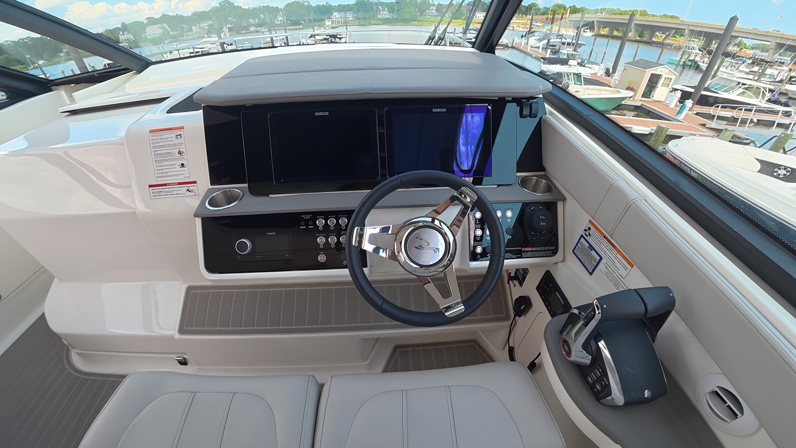 SEA RAY SUNDANCER 320 OUTBOARD, photo 18