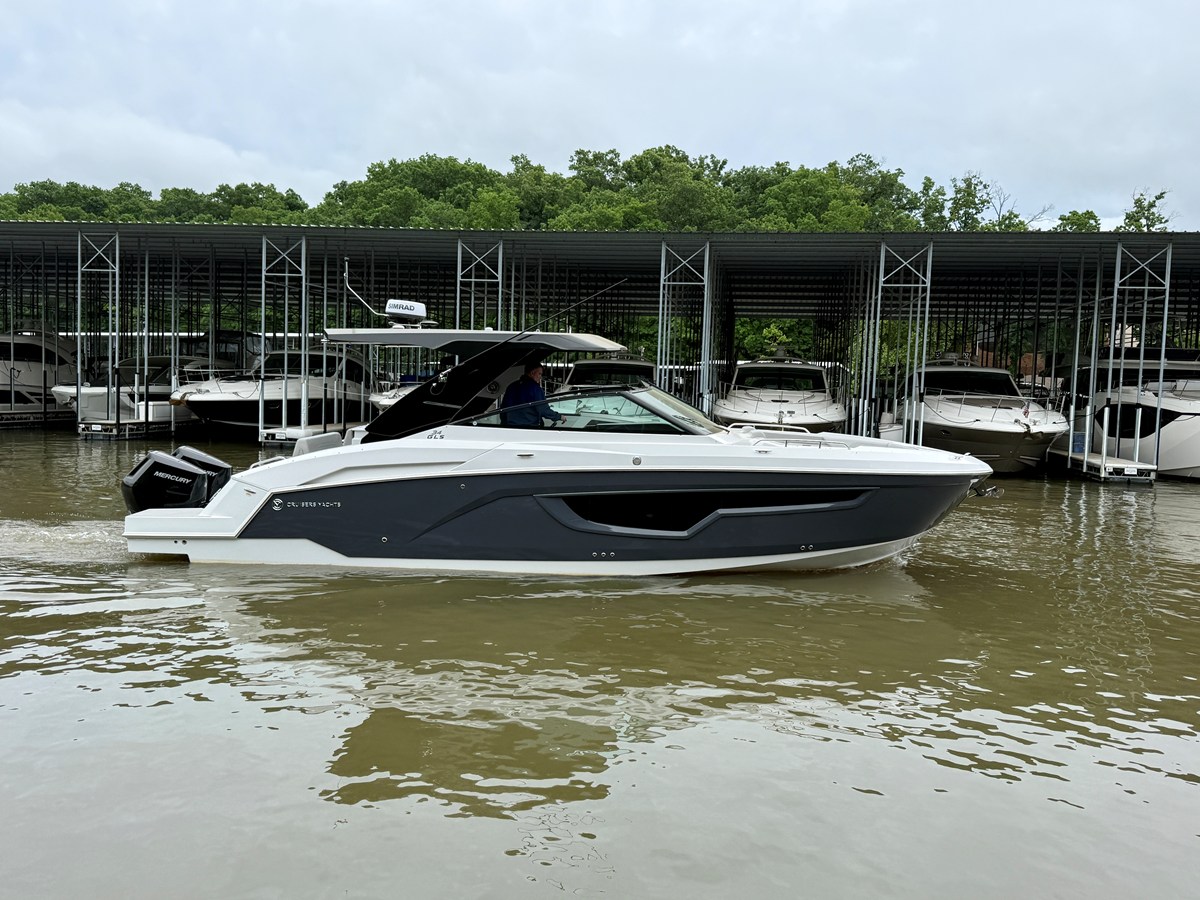 Cruisers Yachts 34 GLS Outboard — 2026 Cruisers Yachts 34 GLS Outboard — photo 5