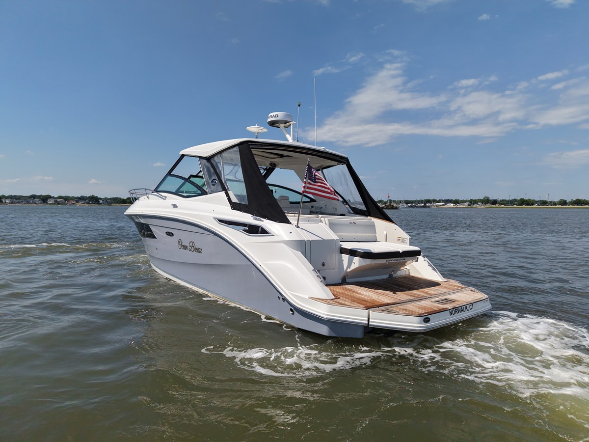 Sea Ray 320 SUNDANCER — 2019 Sea Ray 320 Sundancer — photo 2