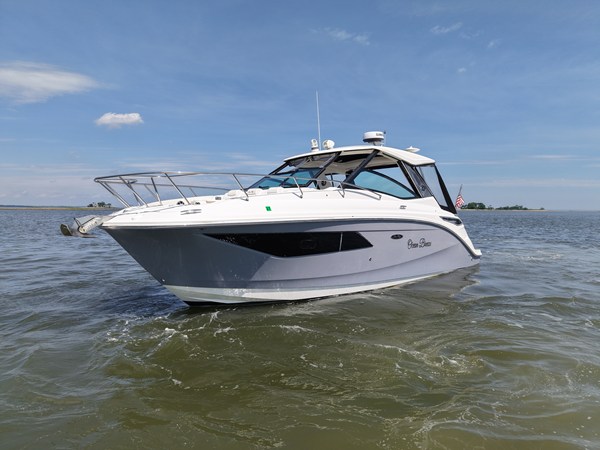 SEA RAY 320 SUNDANCER — 2019 Sea Ray 320 Sundancer