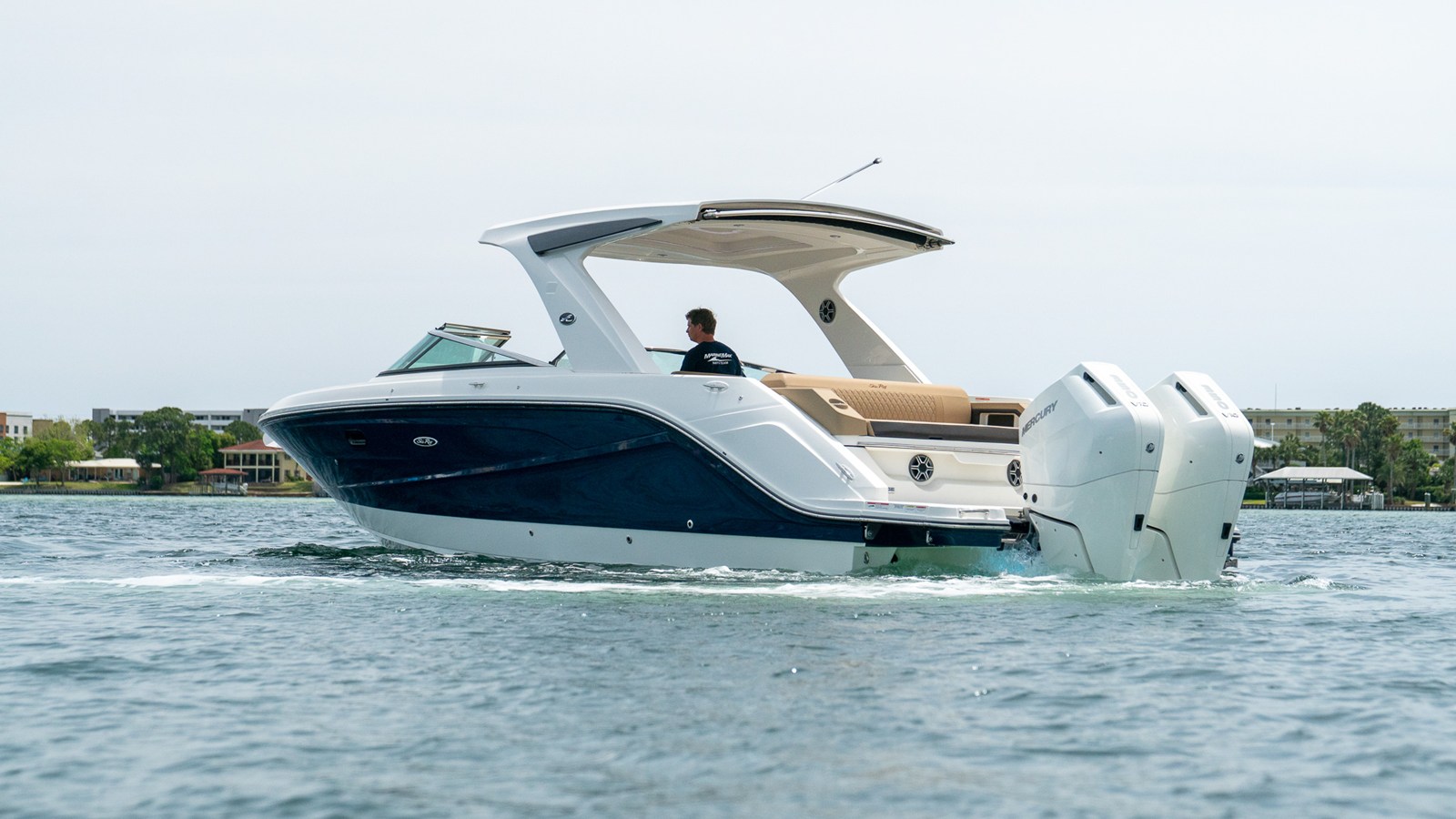 Sea Ray SLX 310 Outboard — 2026 Sea Ray SLX 310 Outboard — photo 4