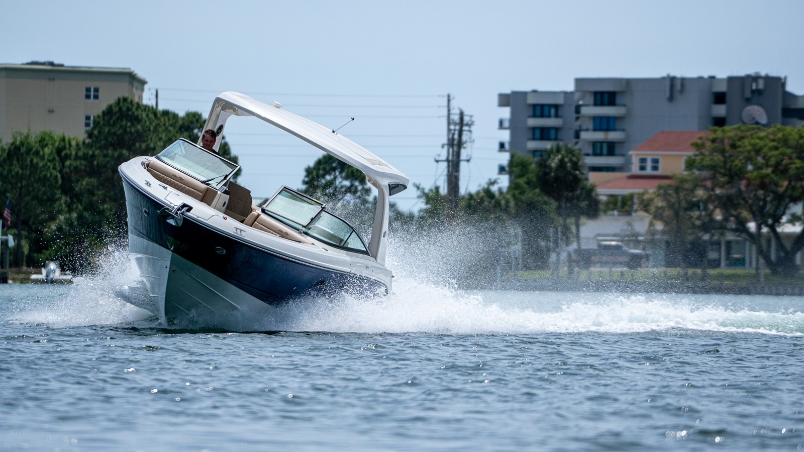 Sea Ray SLX 310 Outboard — 2026 Sea Ray SLX 310 Outboard — photo 5
