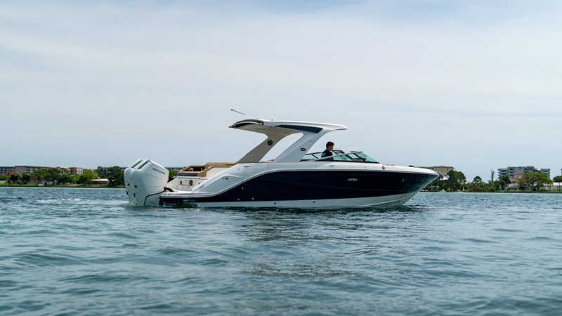 SEA RAY SLX 310 OUTBOARD — 2026 Sea Ray SLX 310 Outboard