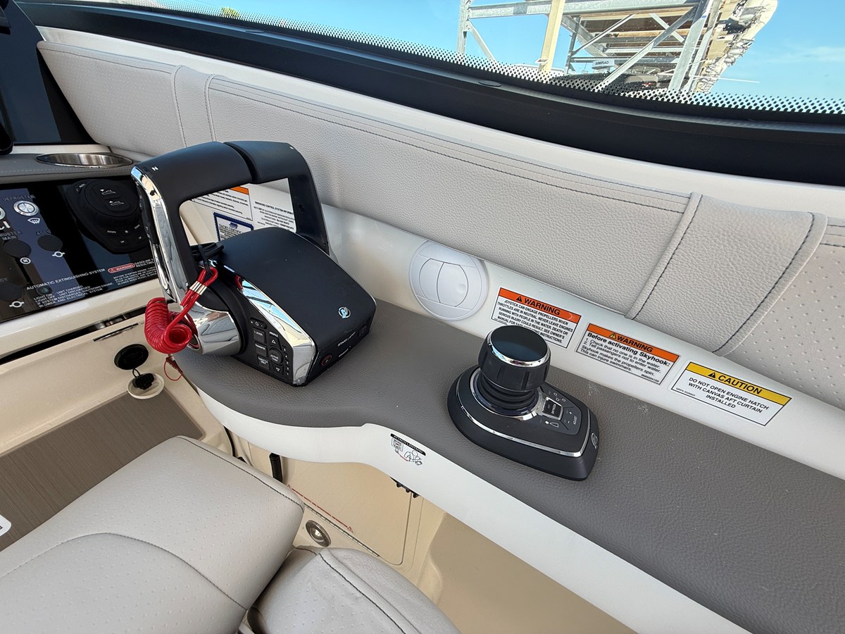 SEA RAY SUNDANCER 320 OUTBOARD, photo 13