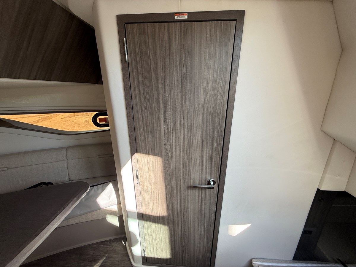 SEA RAY SUNDANCER 320 OUTBOARD, photo 18