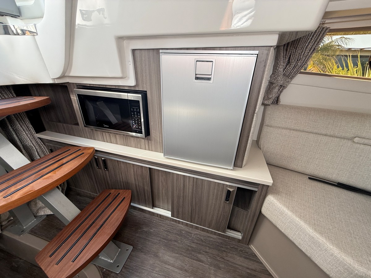 SEA RAY SUNDANCER 320 OUTBOARD, photo 23