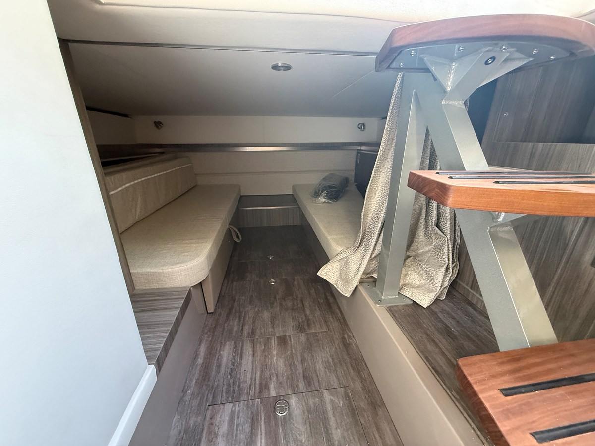 SEA RAY SUNDANCER 320 OUTBOARD, photo 24