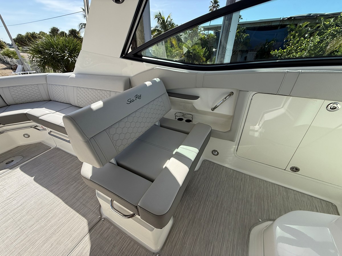 SEA RAY SUNDANCER 320 OUTBOARD, photo 26