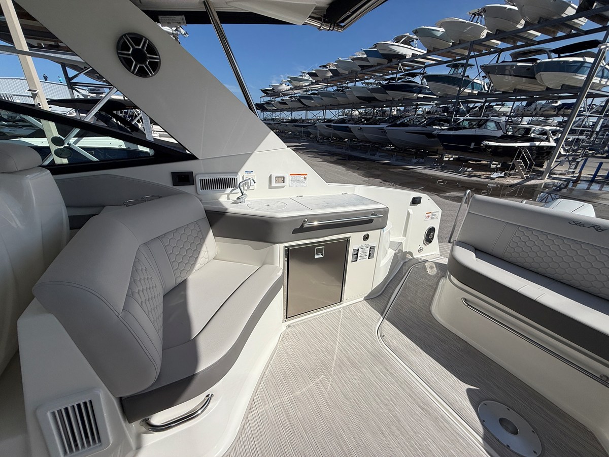 SEA RAY SUNDANCER 320 OUTBOARD, photo 29
