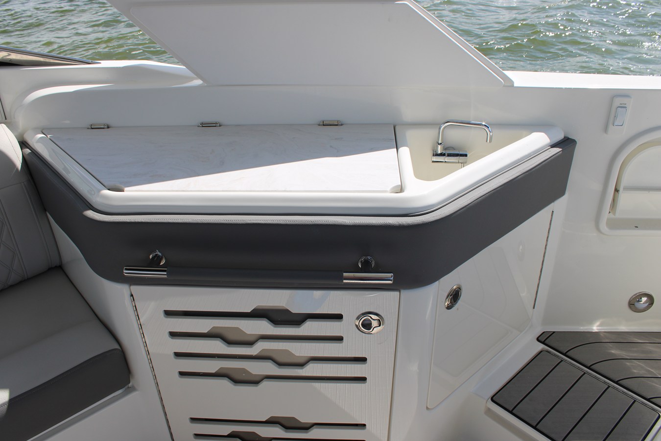 SEA RAY SLX 310 OUTBOARD, photo 21