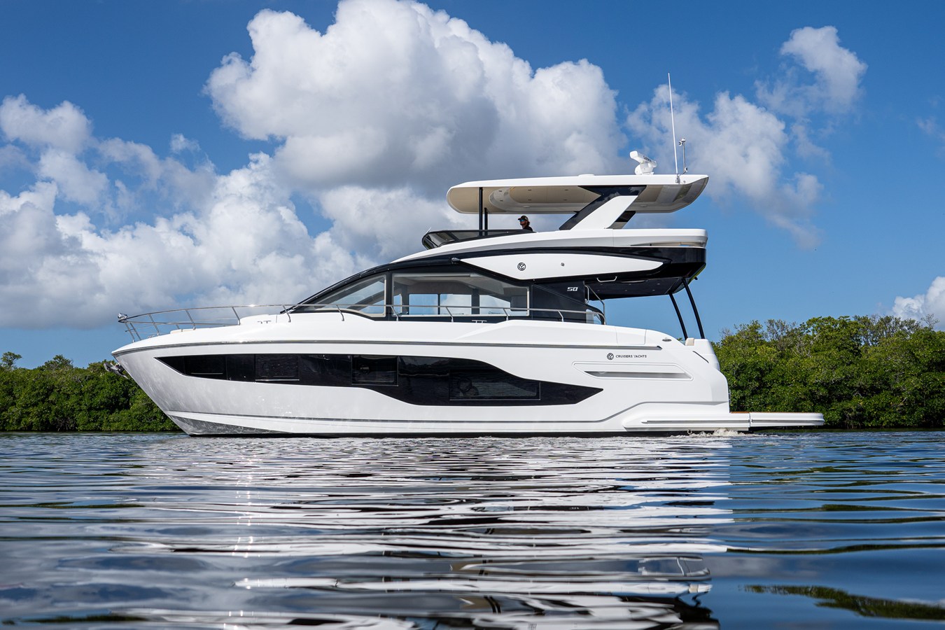 CRUISERS YACHTS 50 FLY, photo 11
