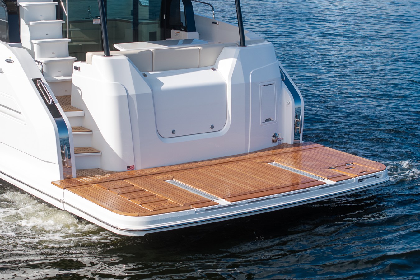 CRUISERS YACHTS 50 FLY, photo 13