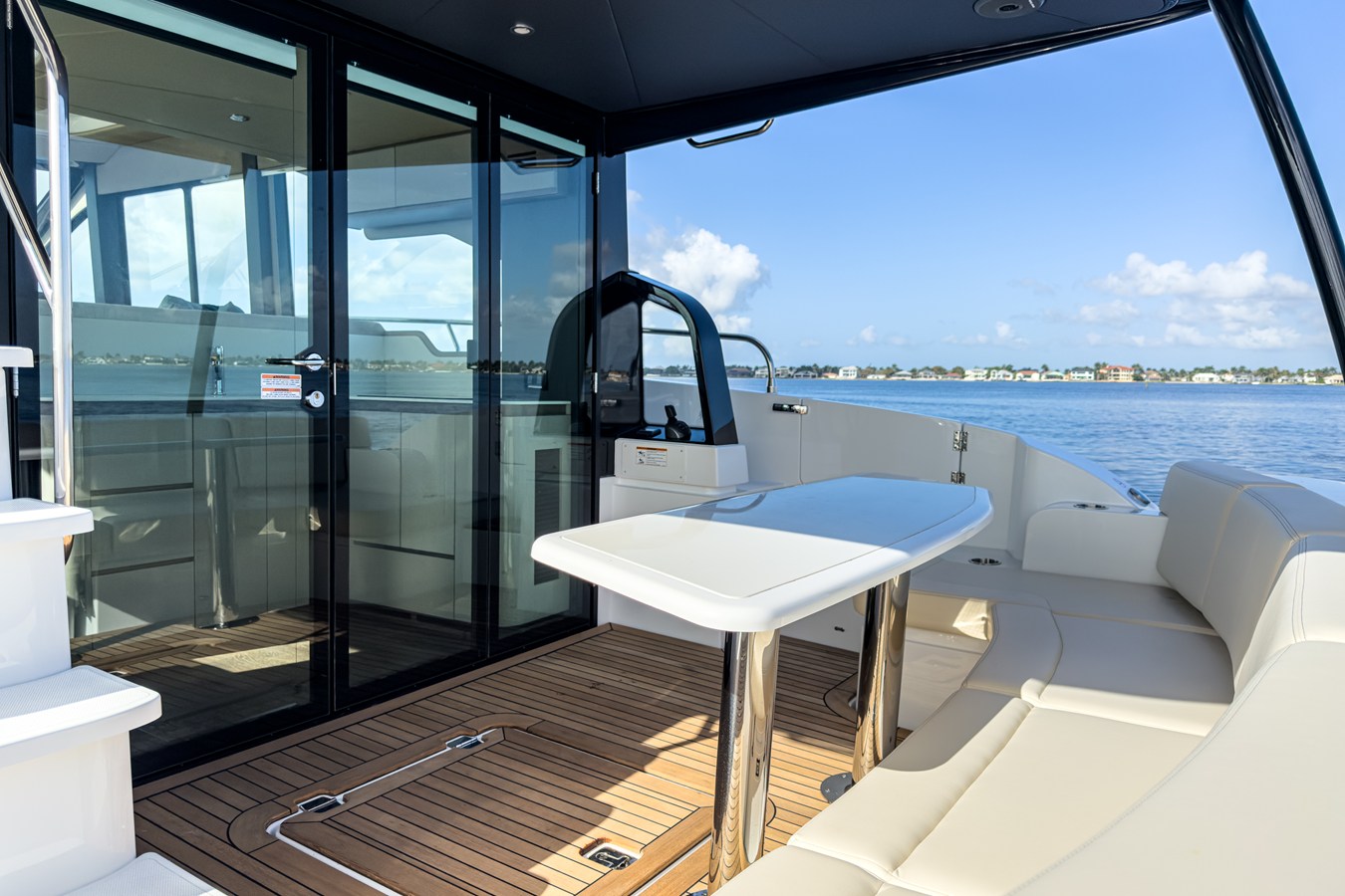 CRUISERS YACHTS 50 FLY, photo 15