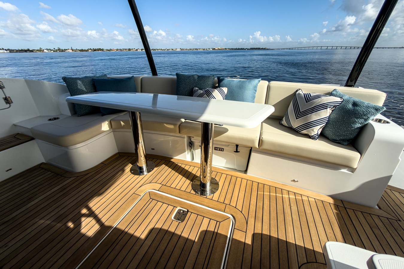 CRUISERS YACHTS 50 FLY, photo 16