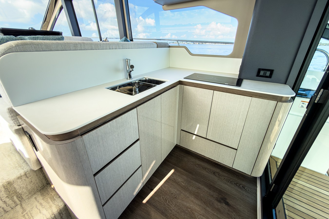 CRUISERS YACHTS 50 FLY, photo 19