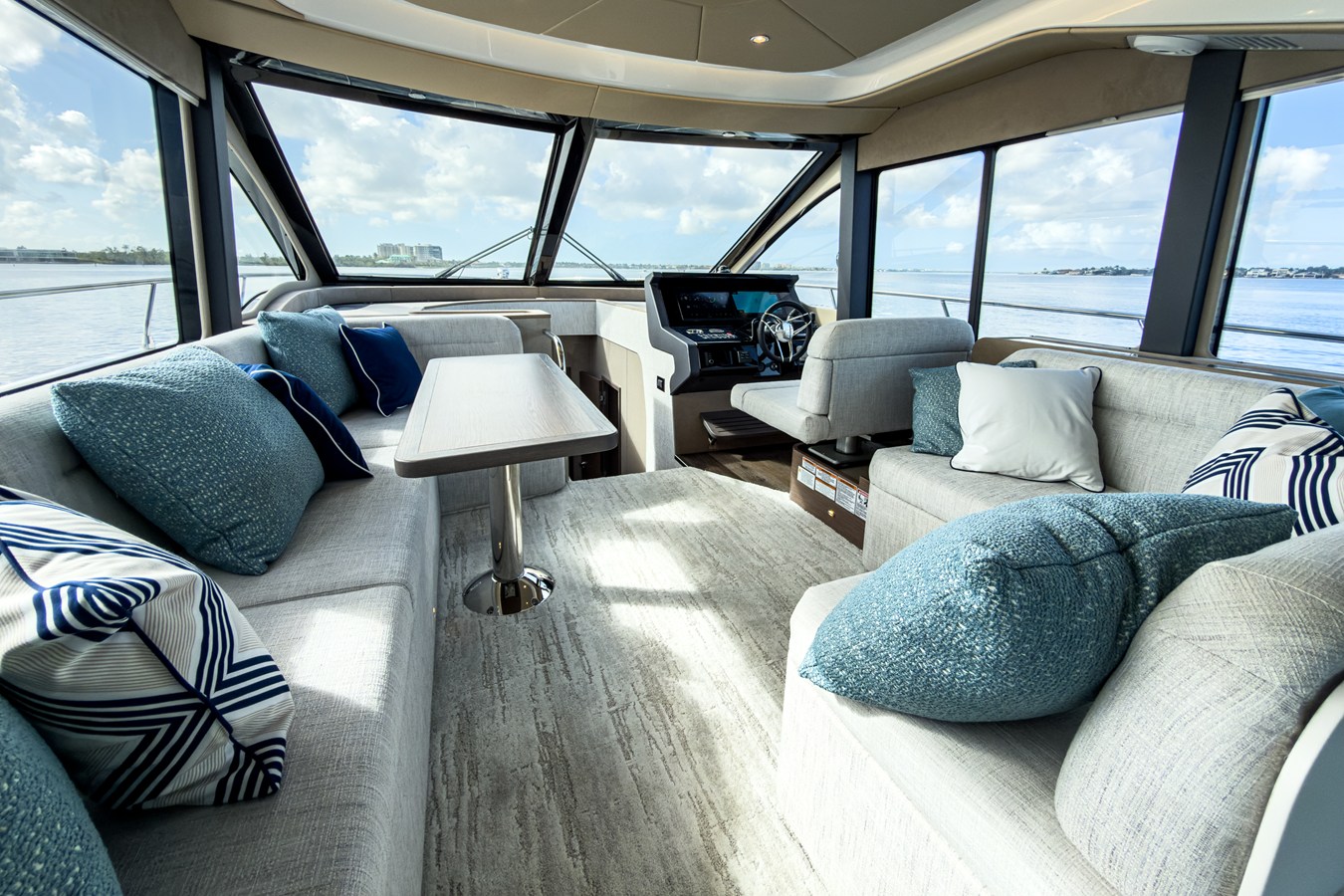 CRUISERS YACHTS 50 FLY, photo 29