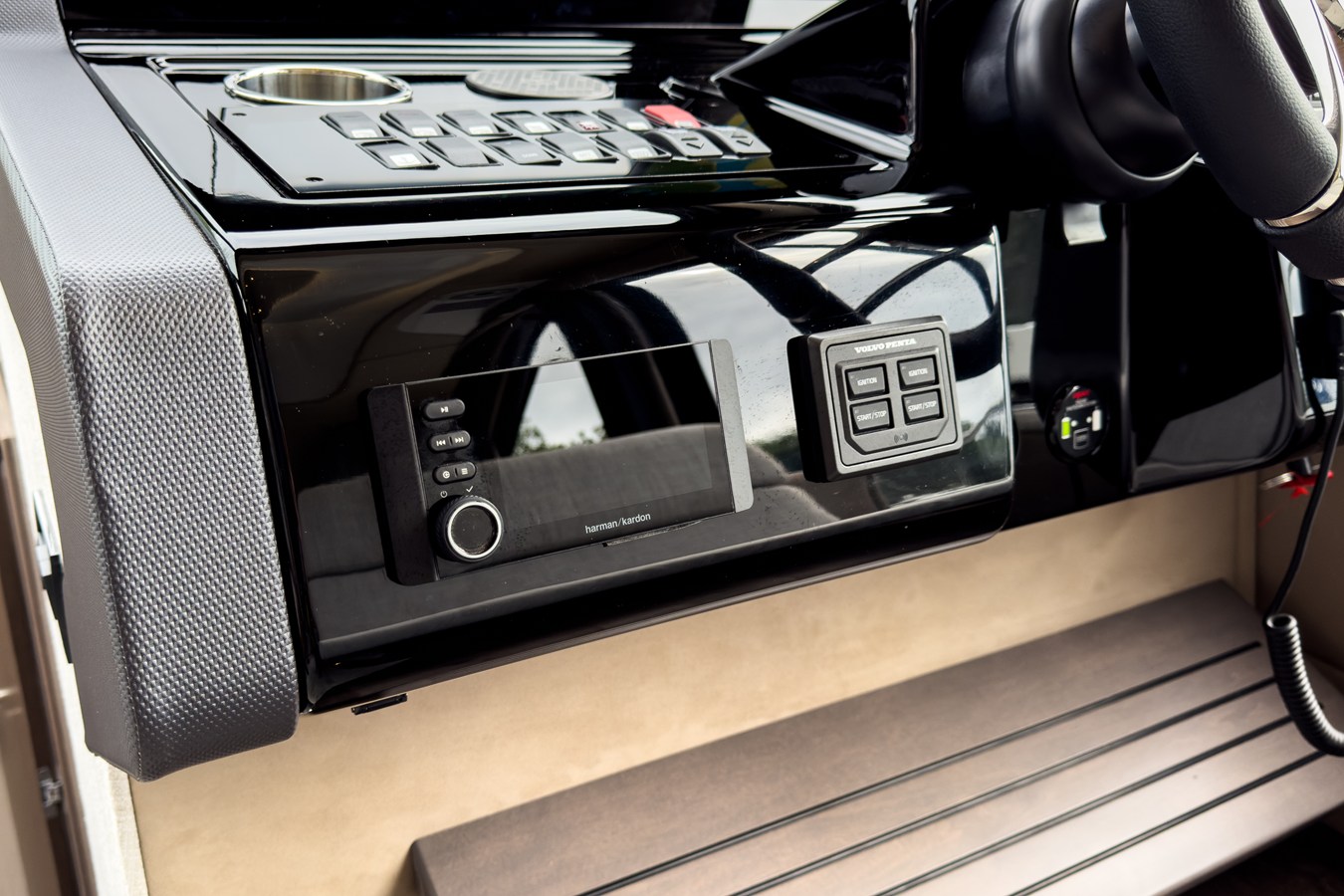 CRUISERS YACHTS 50 FLY, photo 37