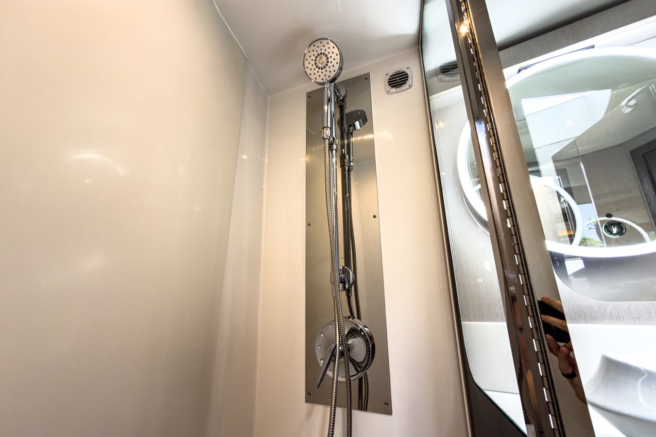 CRUISERS YACHTS 50 FLY, photo 48