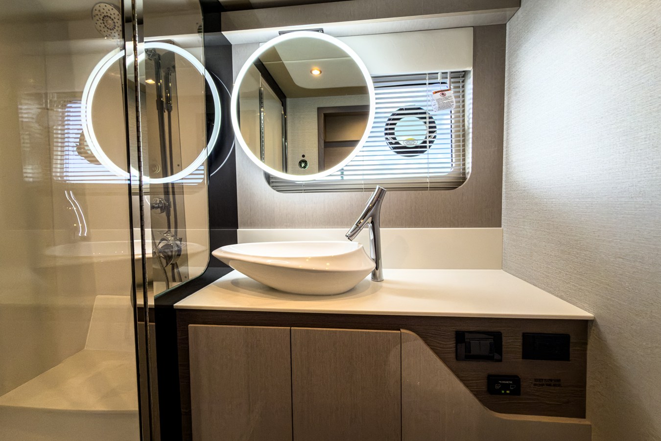 CRUISERS YACHTS 50 FLY, photo 59