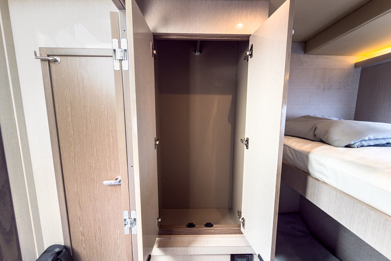 CRUISERS YACHTS 50 FLY, photo 67