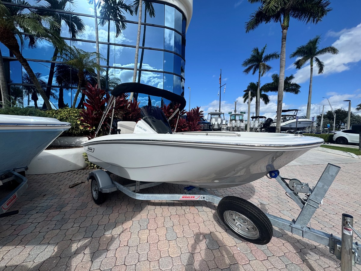 Boston Whaler 130 Super Sport — 2027 Boston Whaler 130 Super Sport — photo 3