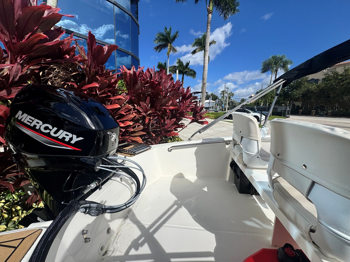 Boston Whaler 130 Super Sport — 2027 Boston Whaler 130 Super Sport — photo 5