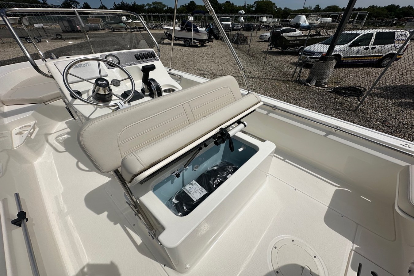 BOSTON WHALER 170 MONTAUK, photo 6