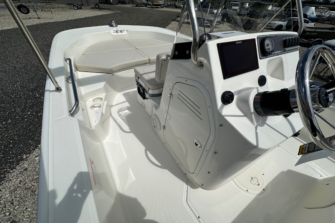 BOSTON WHALER 170 MONTAUK, photo 8