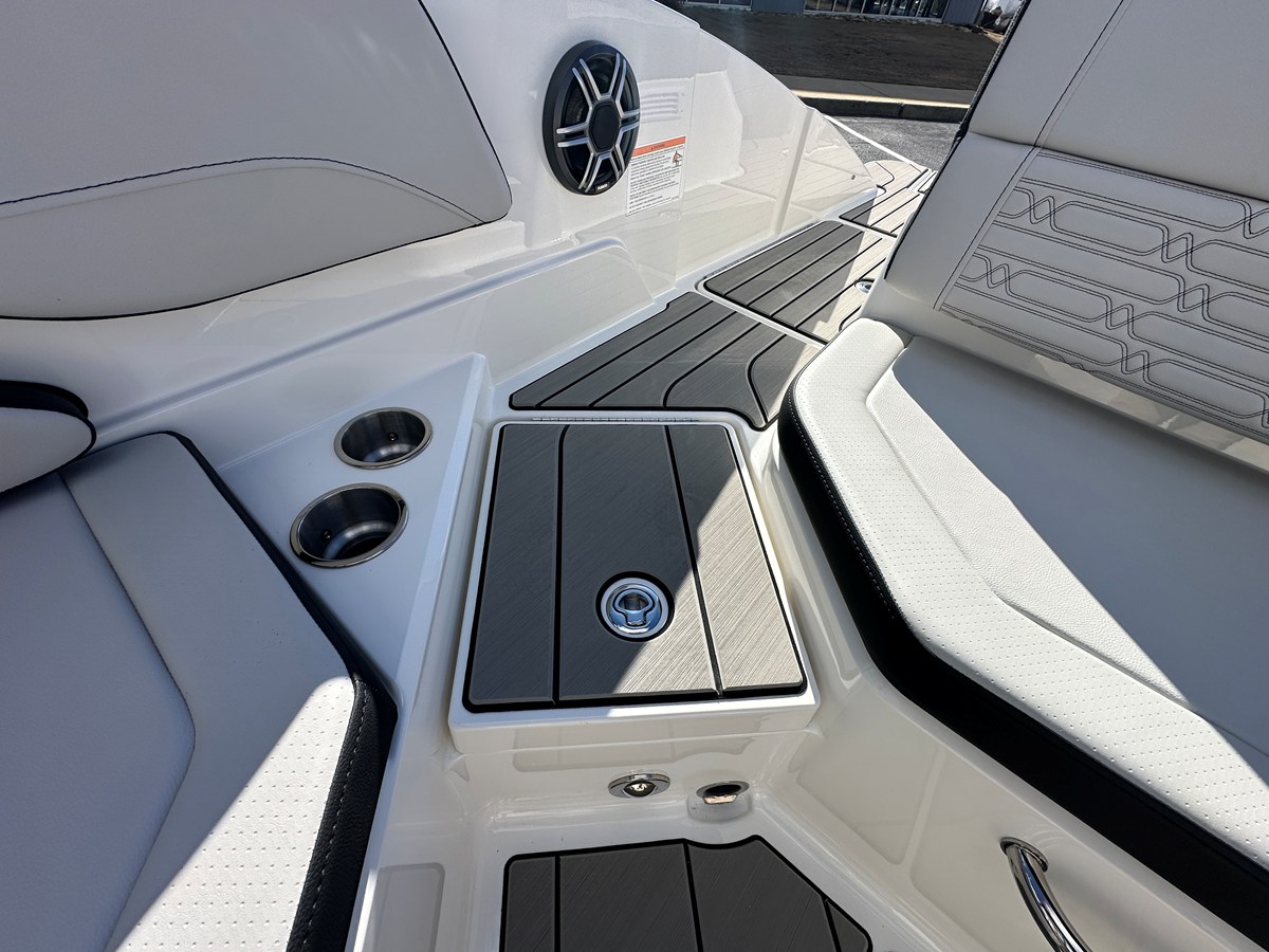 SEA RAY SPX 210 OUTBOARD, photo 21