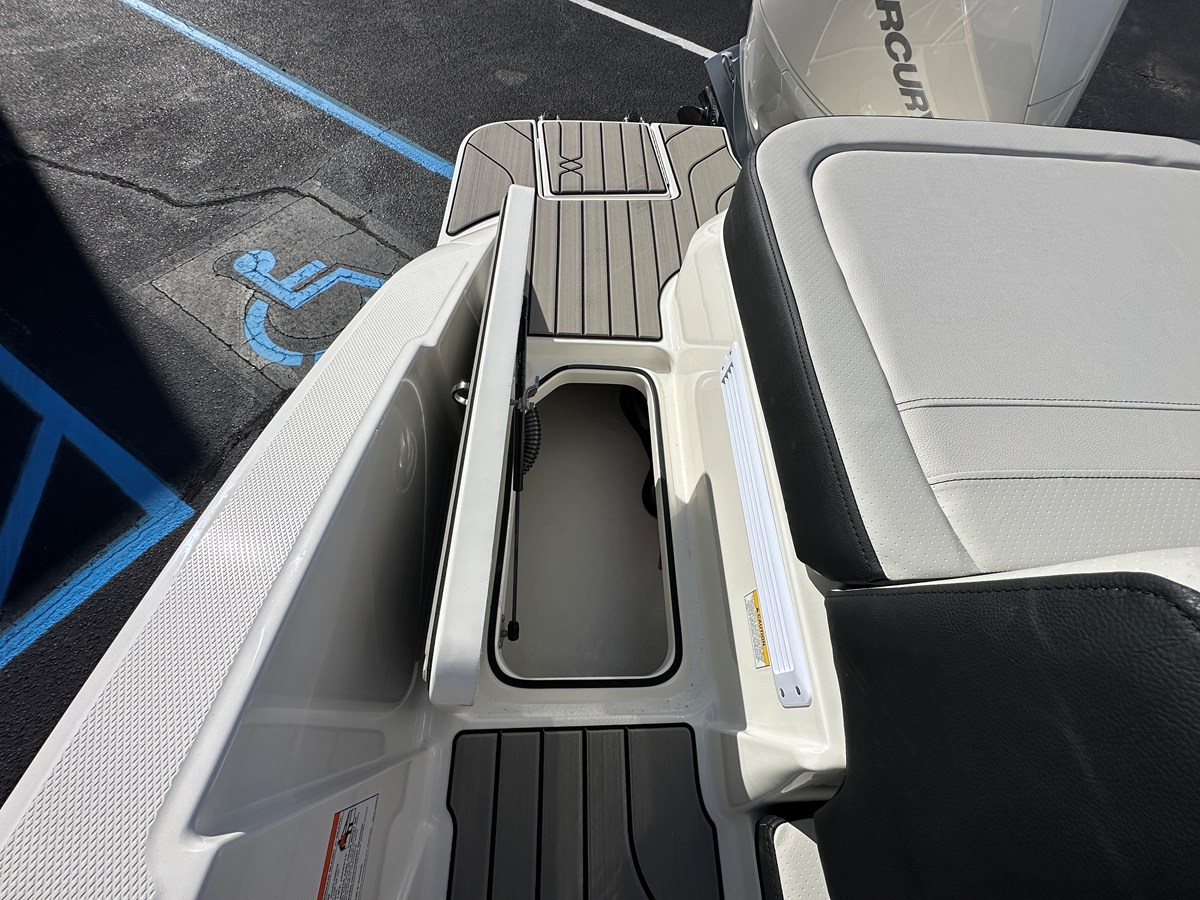 SEA RAY SPX 210 OUTBOARD, photo 24