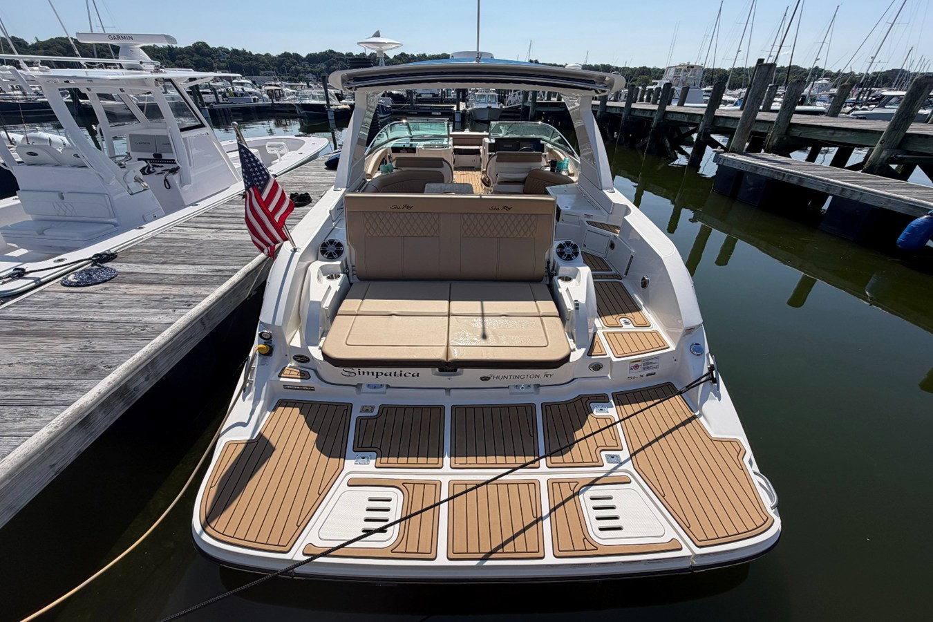 Sea Ray 350 SLX — 2021 Sea Ray 350 SLX — photo 5