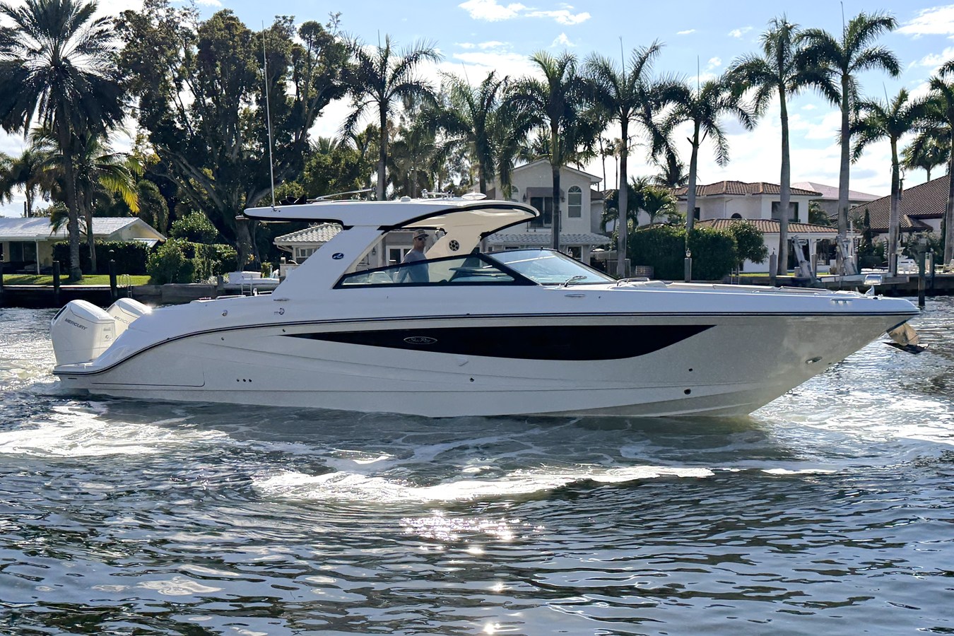 Sea Ray SLX 400 Outboard — 2026 Sea Ray SLX 400 Outboard — photo 2