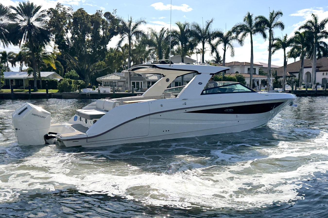 Sea Ray SLX 400 Outboard — 2026 Sea Ray SLX 400 Outboard — photo 4