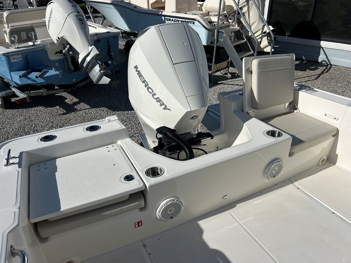 BOSTON WHALER 210 MONTAUK, photo 9