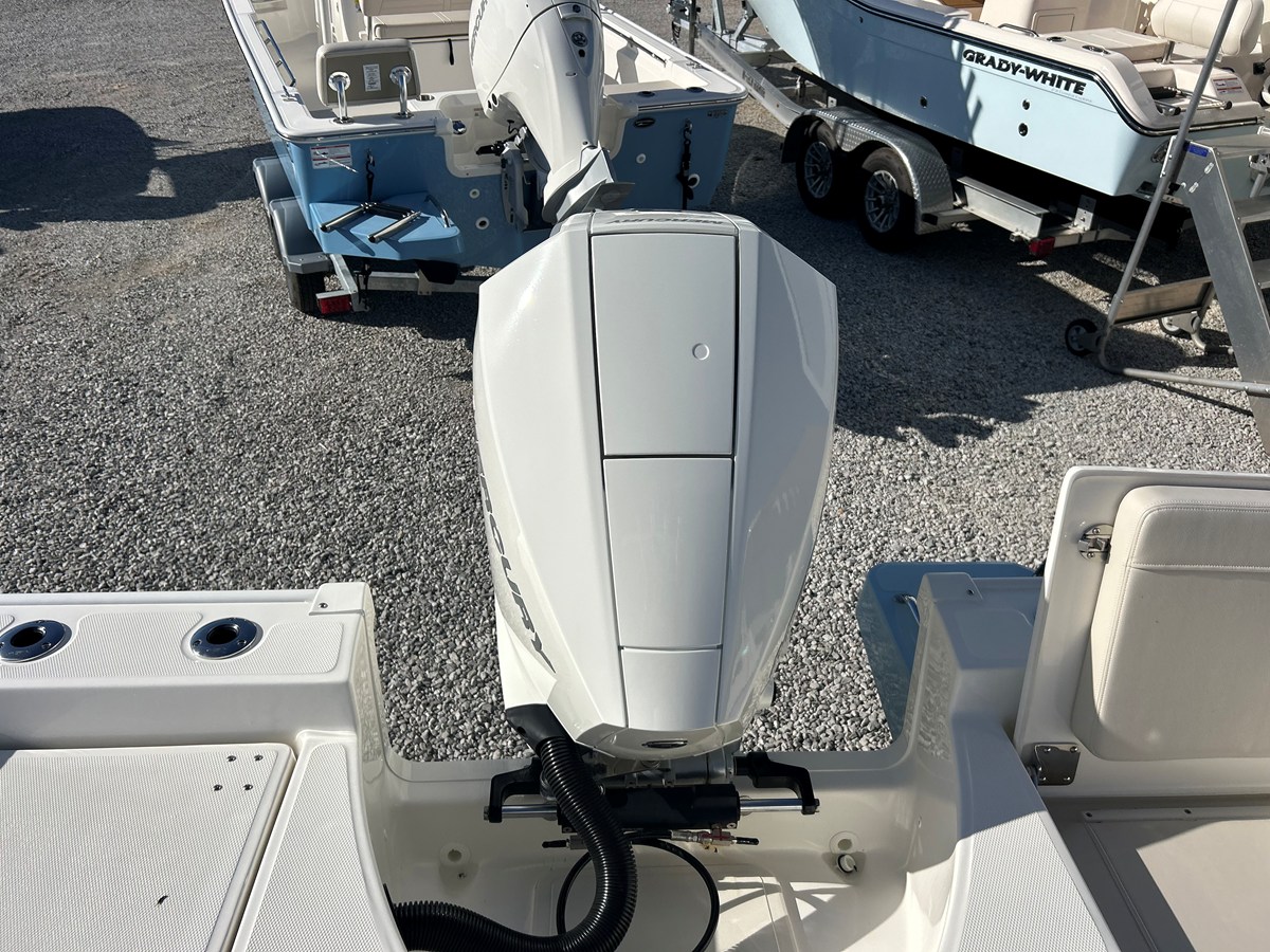 BOSTON WHALER 210 MONTAUK, photo 11