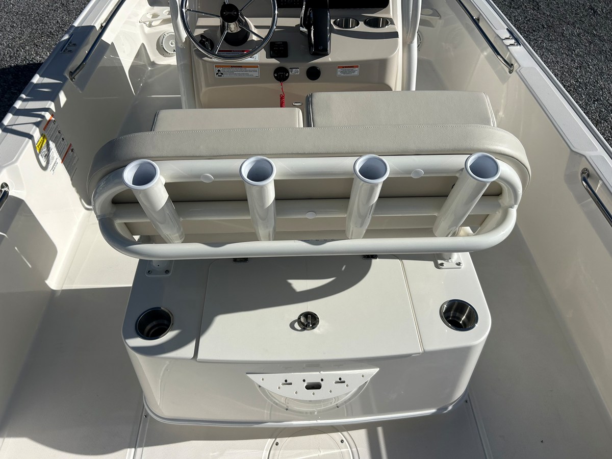 BOSTON WHALER 210 MONTAUK, photo 12