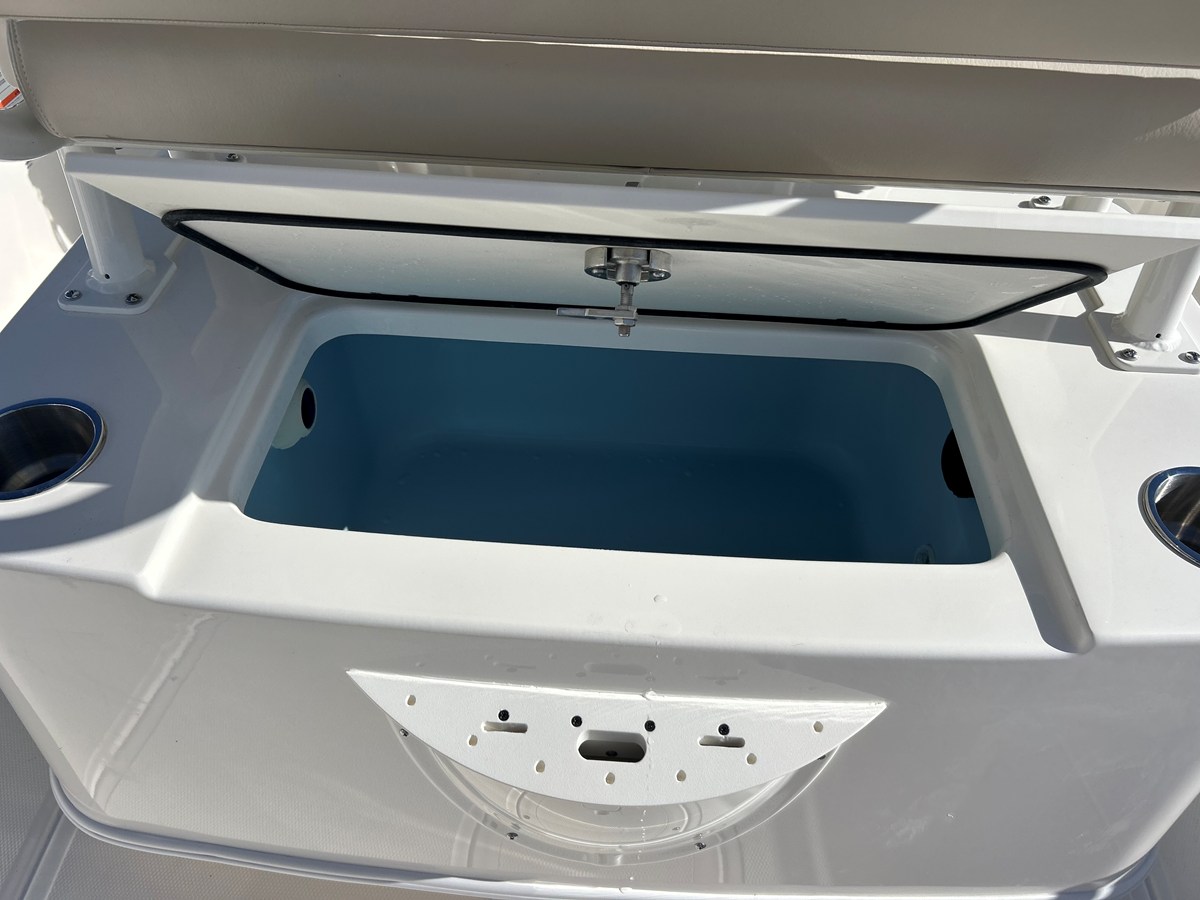 BOSTON WHALER 210 MONTAUK, photo 15