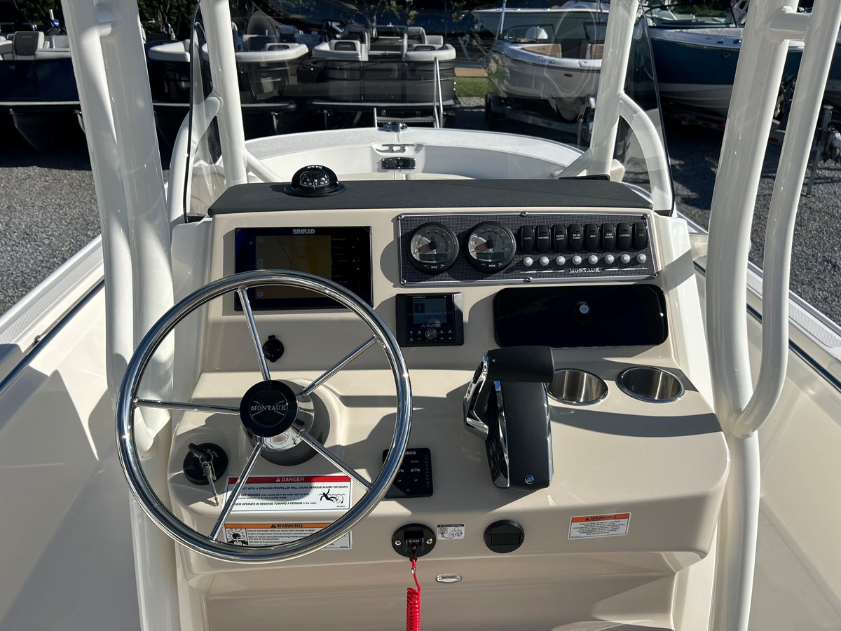 BOSTON WHALER 210 MONTAUK, photo 16