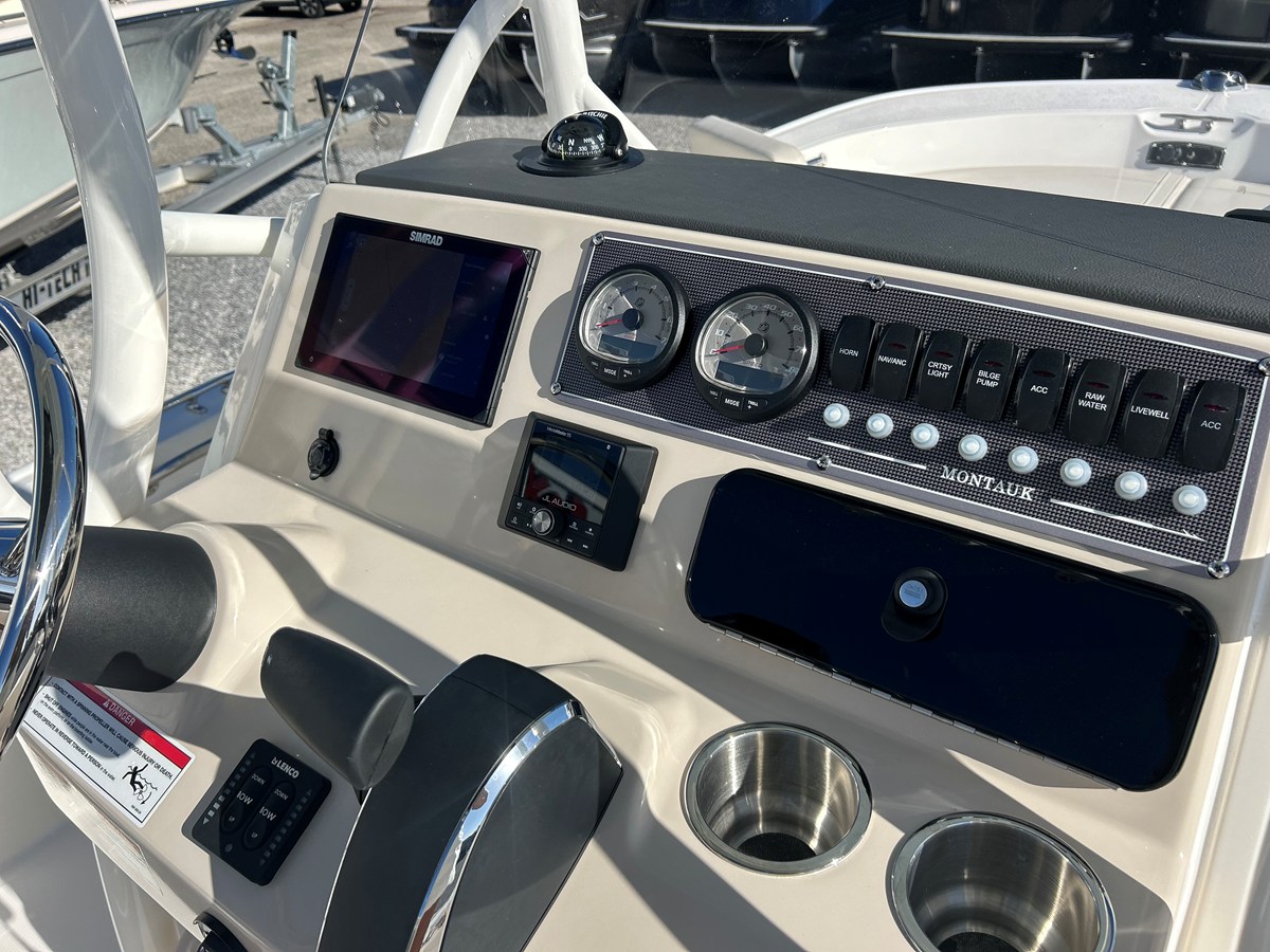 BOSTON WHALER 210 MONTAUK, photo 19