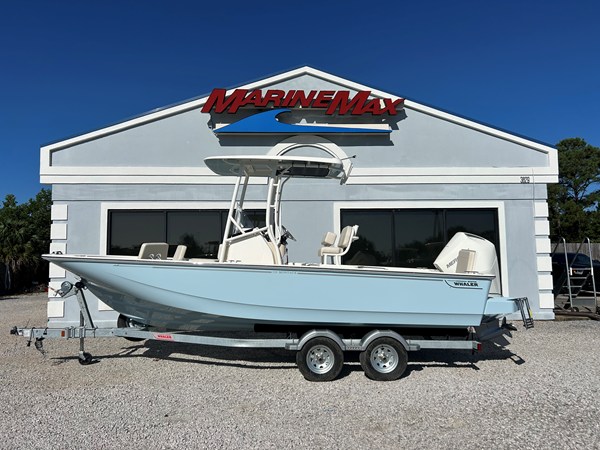 BOSTON WHALER 210 MONTAUK — 2027 Boston Whaler 210 Montauk