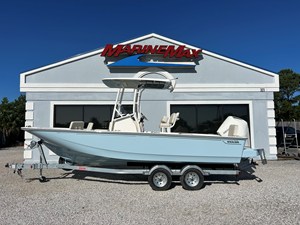 BOSTON WHALER 210 MONTAUK