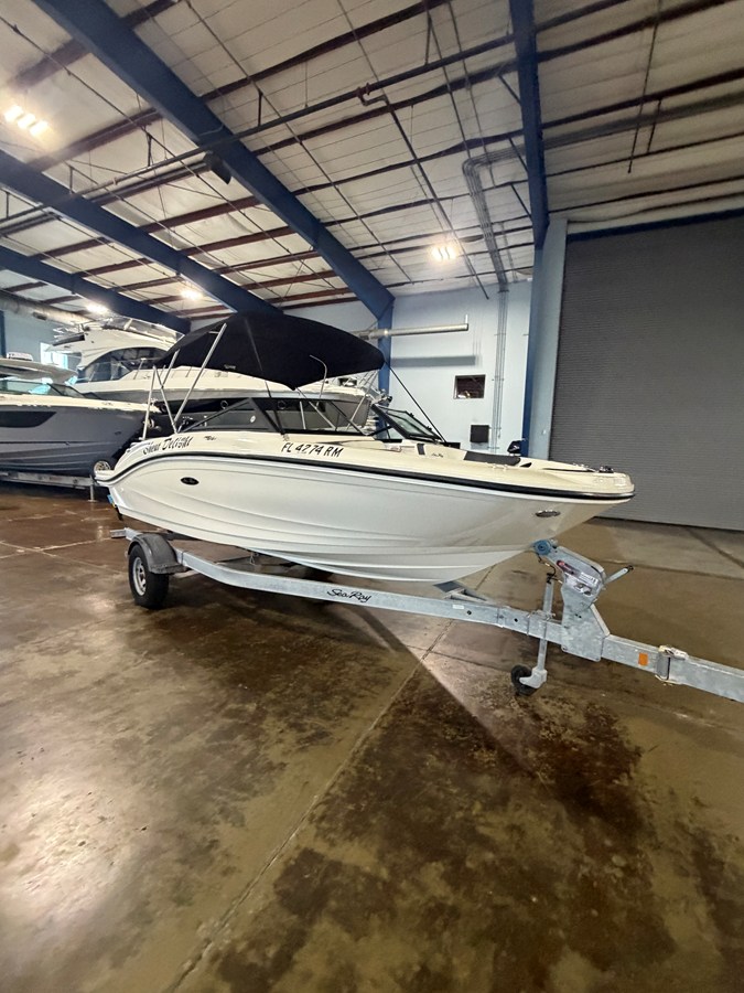Sea Ray 190 SPX OB — 2018 Sea Ray 190 SPX OB — photo 2