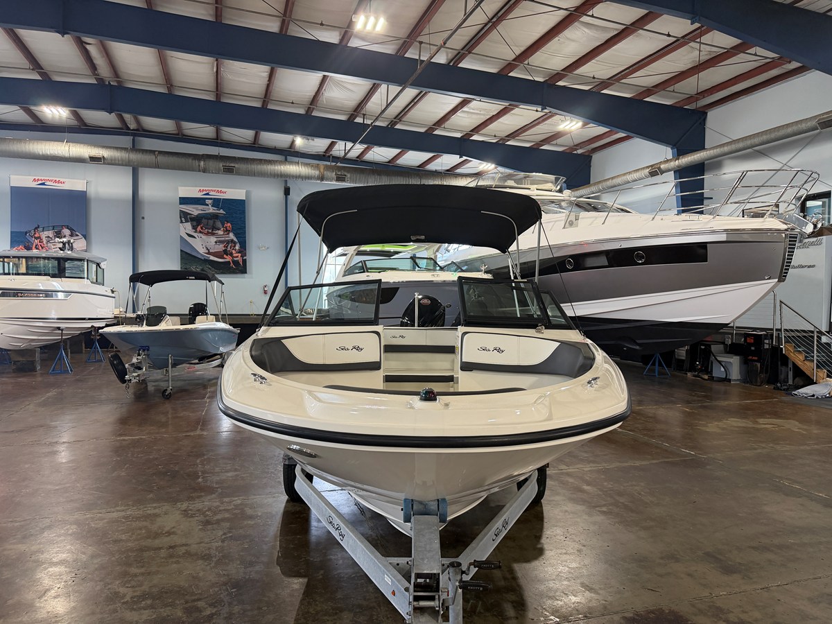 Sea Ray 190 SPX OB — 2018 Sea Ray 190 SPX OB — photo 3