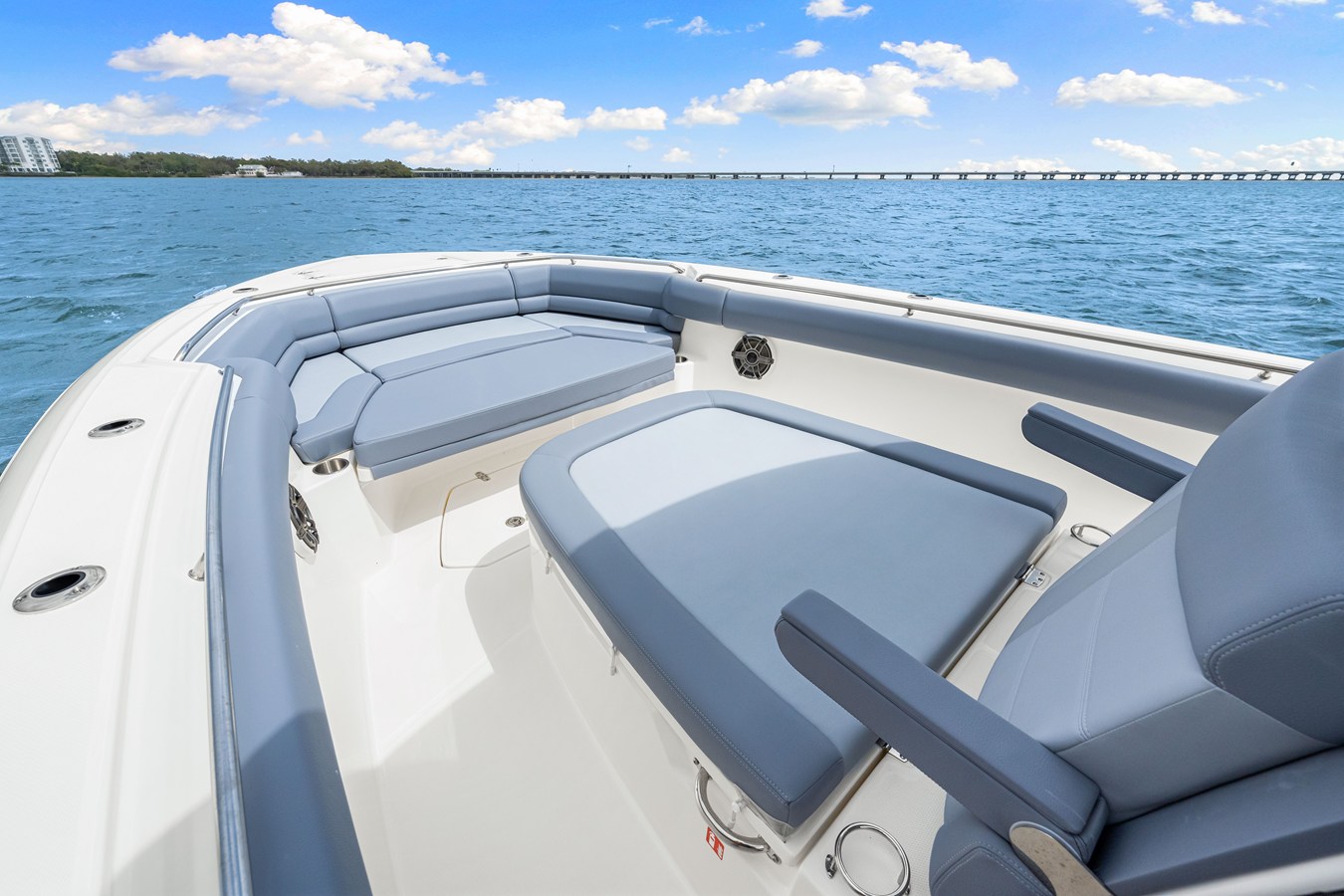 BOSTON WHALER 330 OUTRAGE, photo 30