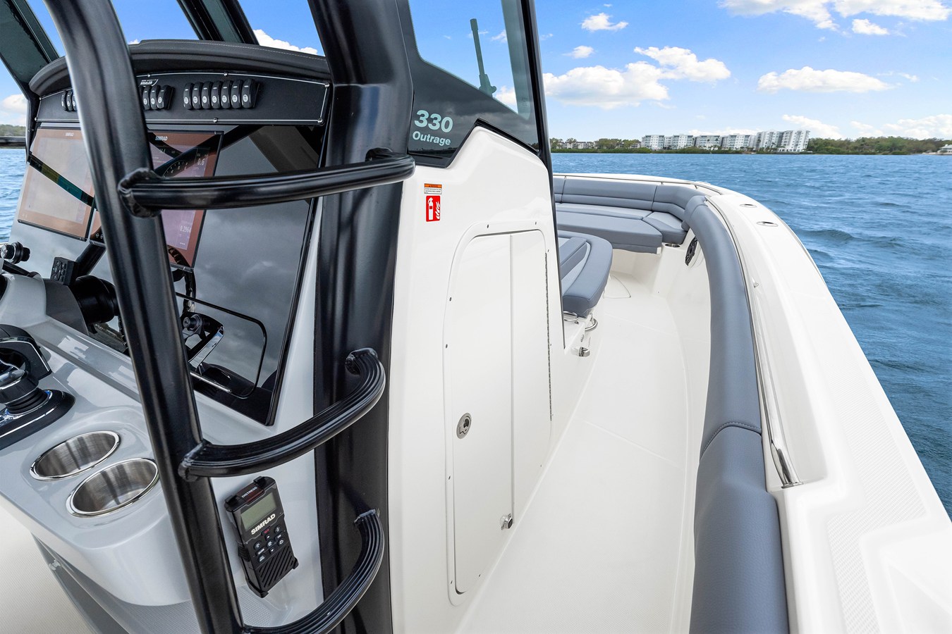 BOSTON WHALER 330 OUTRAGE, photo 37