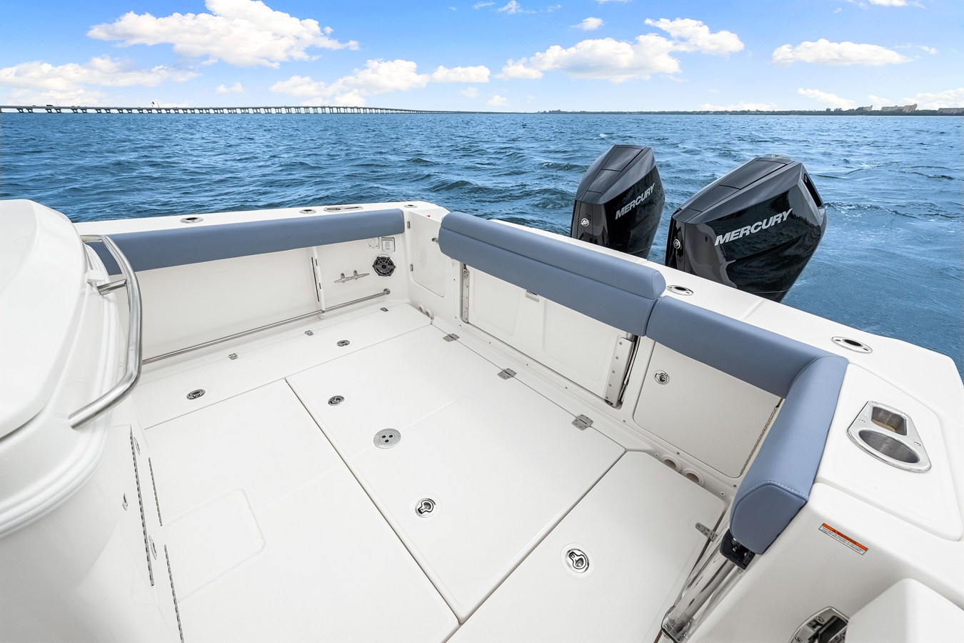 BOSTON WHALER 330 OUTRAGE, photo 47